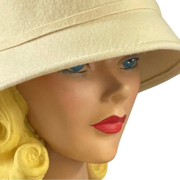 Vintage Cream White Cloche Hat Flower 100% Wool Cottagecore Downton Abbey - Picture 9 of 13